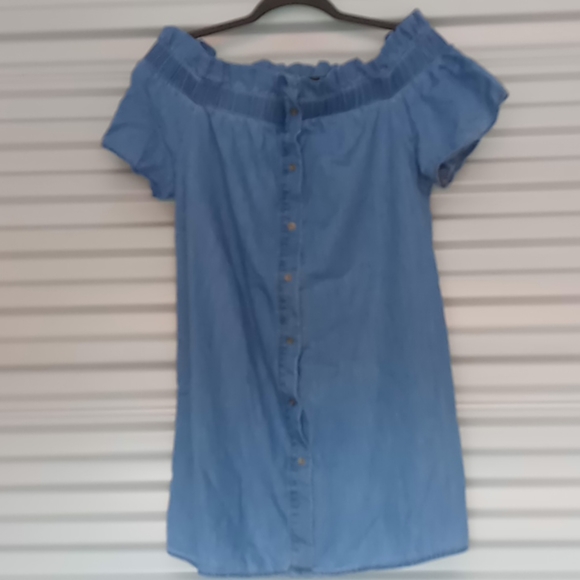 Haute Monde Tops - Women's off shoulder top size large